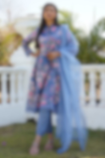 Blue Linen Floral Printed Kurta Set For Girls by Mei & Zu at Pernia's Pop Up Shop