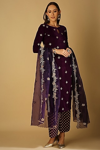 Purple Velvet Embroidered Kurta Set For Girls by Mei & Zu