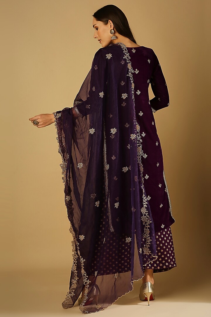 Purple Velvet Embroidered Kurta Set For Girls by Mei & Zu at Pernia's Pop Up Shop