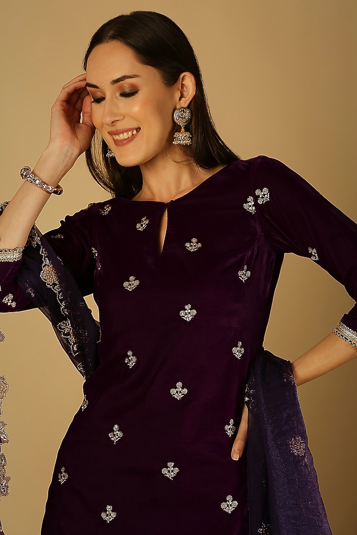 Purple Velvet Embroidered Kurta Set For Girls by Mei & Zu at Pernia's Pop Up Shop
