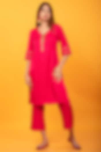 Pink Silk Blend Embroidered Lahori Kurta Set For Girls by Mei & Zu at Pernia's Pop Up Shop