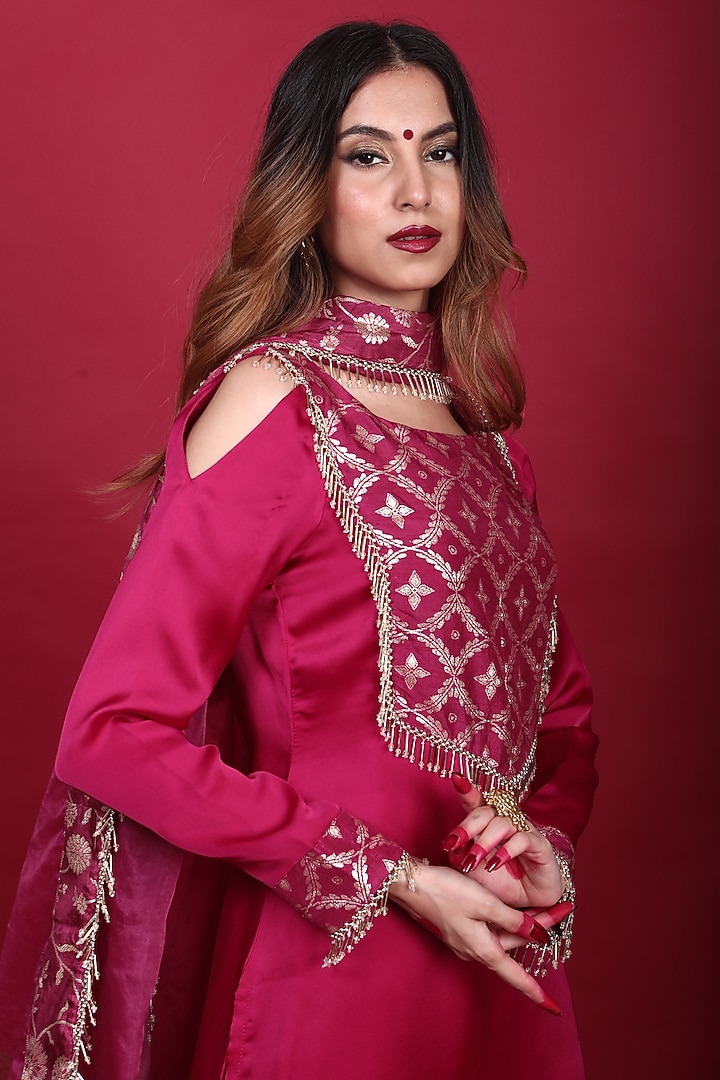 Plum Purple Silk Satin Cold-Shoulder Kurta Set For Girls by Mei & Zu at Pernia's Pop Up Shop