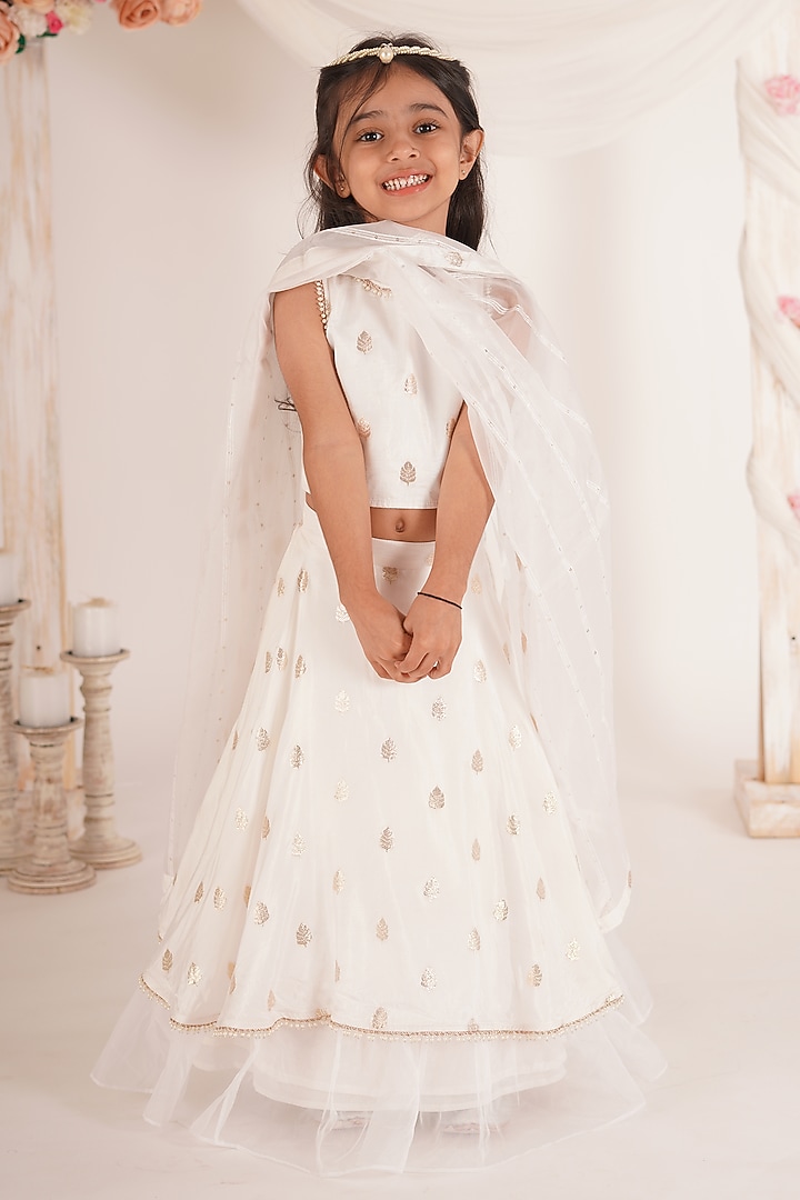 White Brocade Blend Tiered Lehenga Set For Girls by Mei & Zu at Pernia's Pop Up Shop
