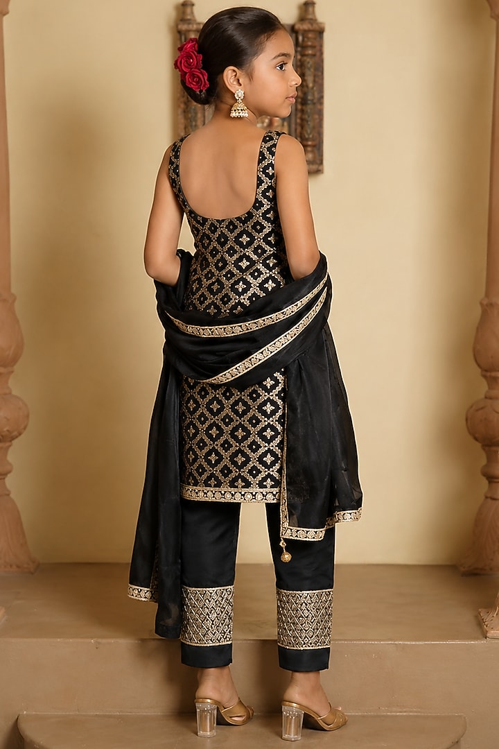Black Bengaluru Silk Embroidered Kurta Set For Girls by Mei & Zu at Pernia's Pop Up Shop