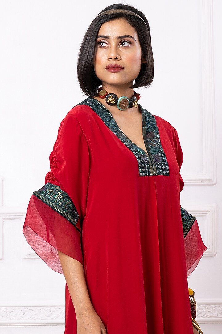 Red Art Crepe & Organza Embroidered Kurta Set by Megha Garg at Pernia's Pop Up Shop