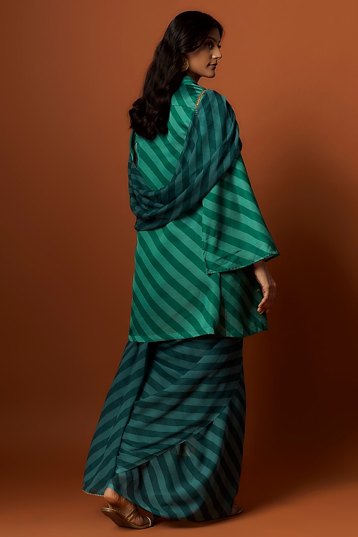 Green Slub Linen Satin Printed & Hand Embroidered Jacket Party Wear Saree Set by Meghna Shah at Pernia's Pop Up Shop