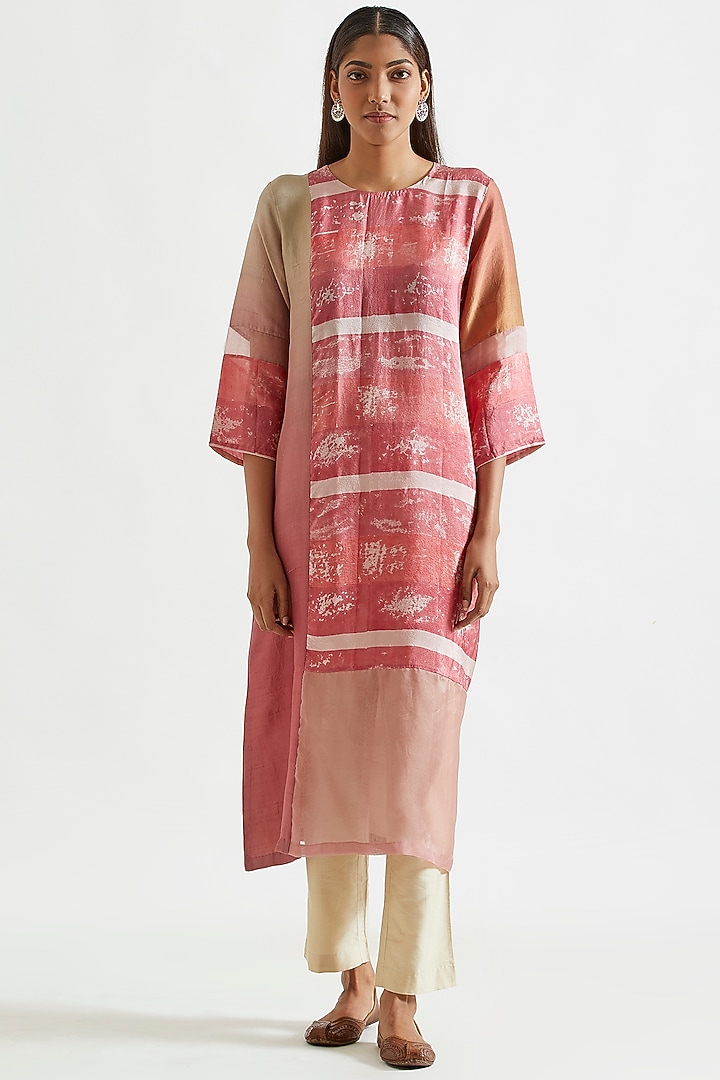 Pink & Peach Printed Kurta by Meghna Panchmatia at Pernia's Pop Up Shop