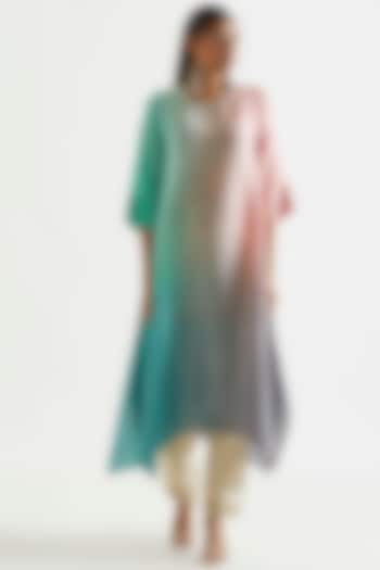 Peach & Turquoise Ombre Asymmetric Kurta With Printed Stole by Meghna Panchmatia