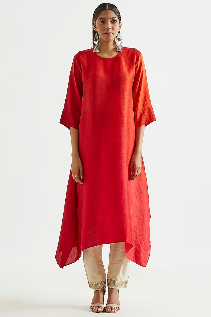 Orange & Red Ombre Asymmetric Kurta With Scarf by Meghna Panchmatia