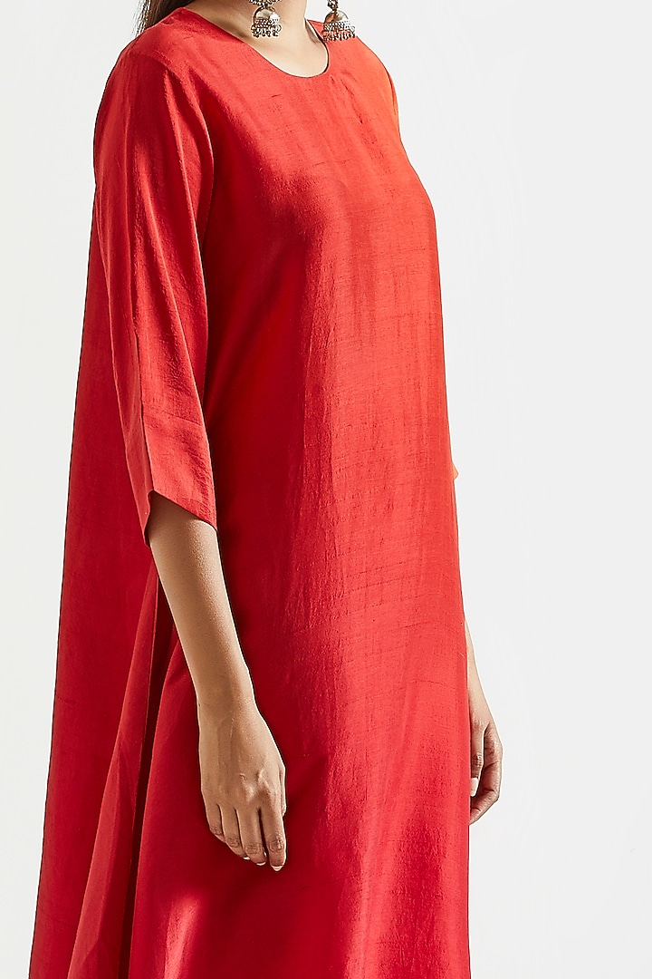 Orange & Red Ombre Asymmetric Kurta With Scarf by Meghna Panchmatia at Pernia's Pop Up Shop