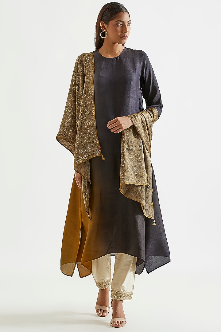 Grey & Copper Ombre Asymmetric Kurta With Printed Stole by Meghna Panchmatia at Pernia's Pop Up Shop