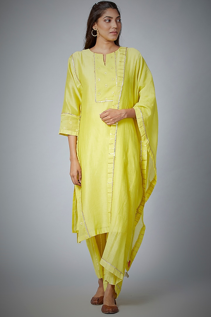 Yellow Embroidered Kurta Set by Meghna Panchmatia at Pernia's Pop Up Shop
