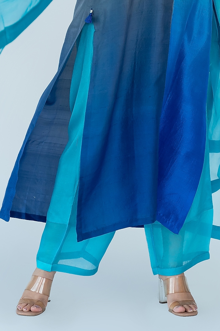 Firozi & Grey Ombre Pure Crepe Color Blocked Kurta Set by Meghna Panchmatia at Pernia's Pop Up Shop