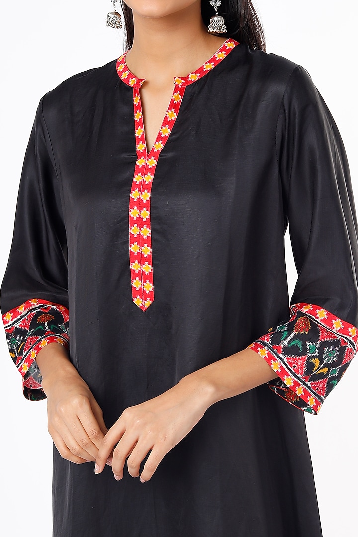 Black Silk Patola Printed Kurta by Meghna Panchmatia at Pernia's Pop Up Shop