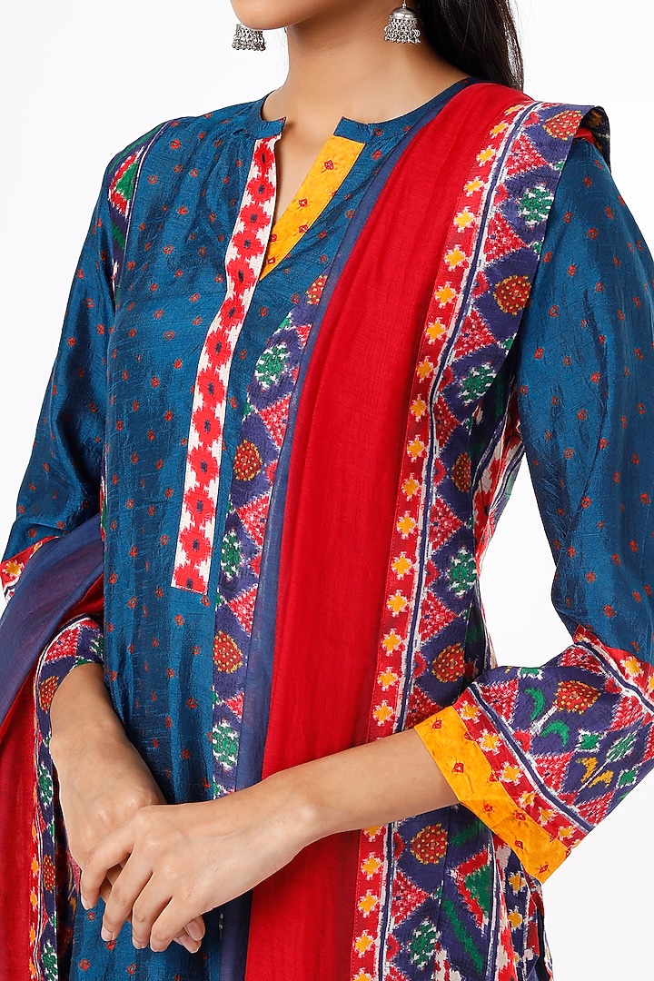 Red Chanderi Silk Patola Printed Dupatta by Meghna Panchmatia at Pernia's Pop Up Shop