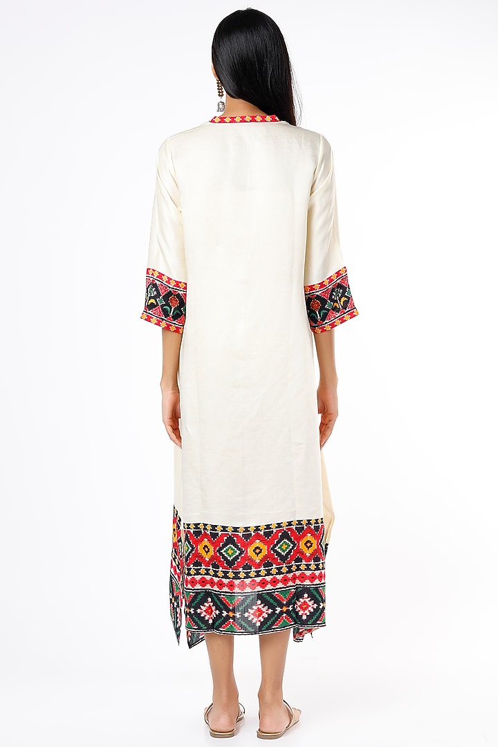 White Linen Satin Silk Printed Kurta by Meghna Panchmatia at Pernia's Pop Up Shop