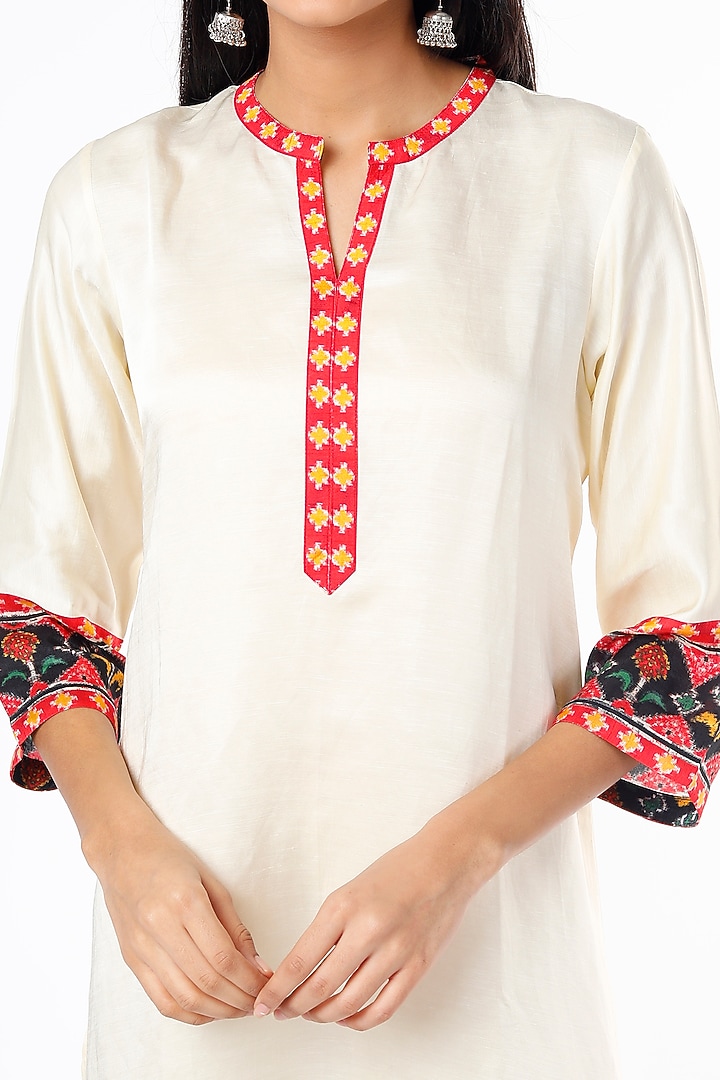White Linen Satin Silk Printed Kurta by Meghna Panchmatia at Pernia's Pop Up Shop