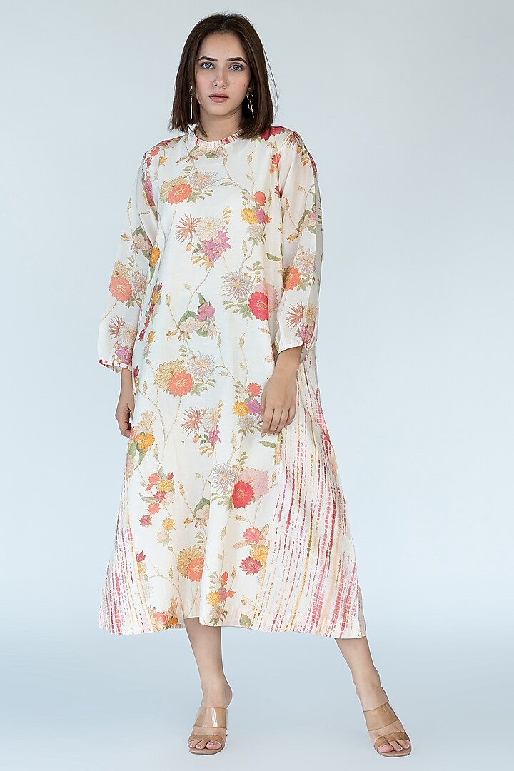 Ivory Silk Chanderi Floral Printed Kurta Set by Meghna Panchmatia at Pernia's Pop Up Shop