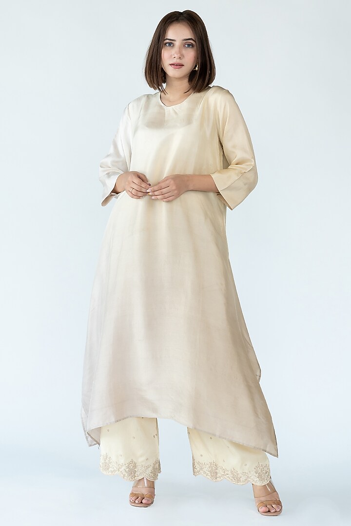 Ivory Pure Silk Asymmetrical Ombre Kurta by Meghna Panchmatia at Pernia's Pop Up Shop
