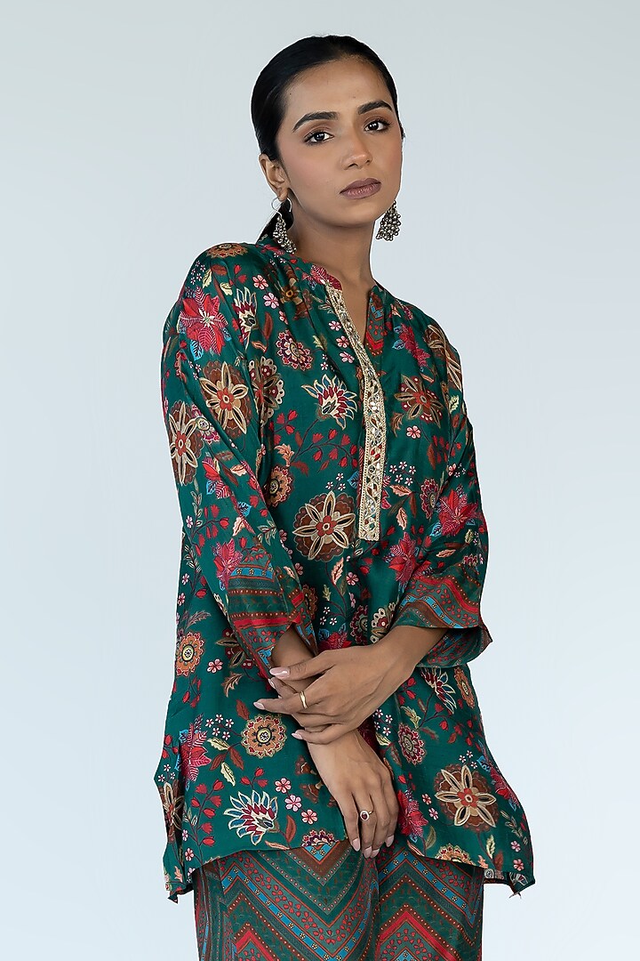 Green Silk Floral Printed & Mirror Embroidered Co-Ord Set by Meghna Panchmatia at Pernia's Pop Up Shop