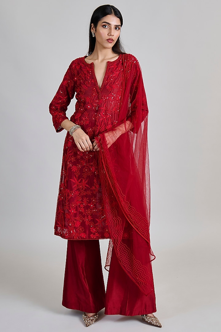 Red Chanderu Floral Kurta Set by Mishru at Pernia's Pop Up Shop