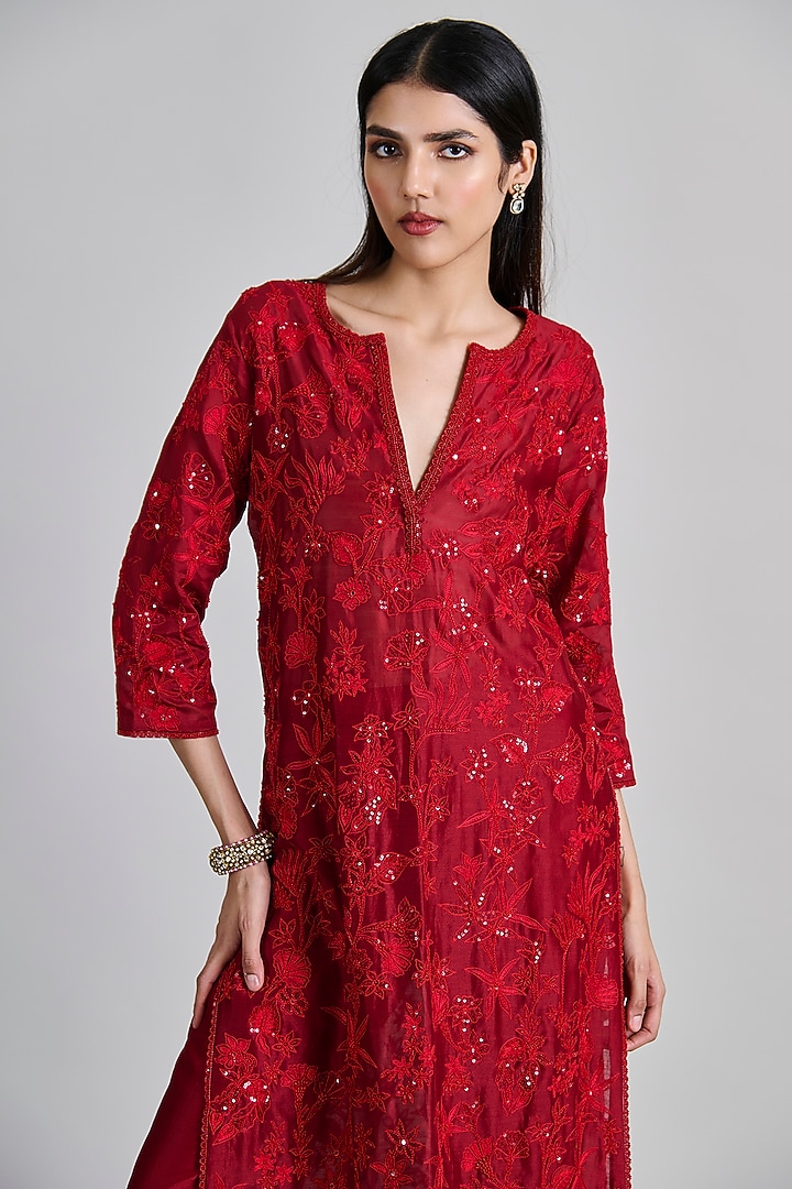 Red Chanderu Floral Kurta Set by Mishru at Pernia's Pop Up Shop