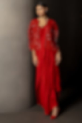 Red Silk Pre-Draped Cape Bridal Saree Set by Mishru at Pernia's Pop Up Shop