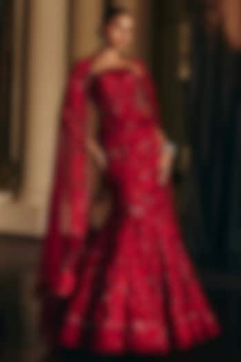 Red Tulle Floral Embroidered Fish-Cut Skirt Set by Mishru at Pernia's Pop Up Shop