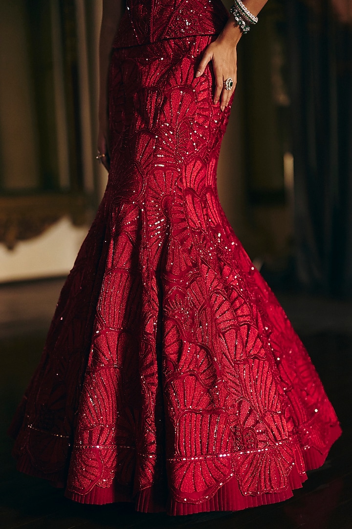 Red Tulle Floral Embroidered Fish-Cut Skirt Set by Mishru at Pernia's Pop Up Shop