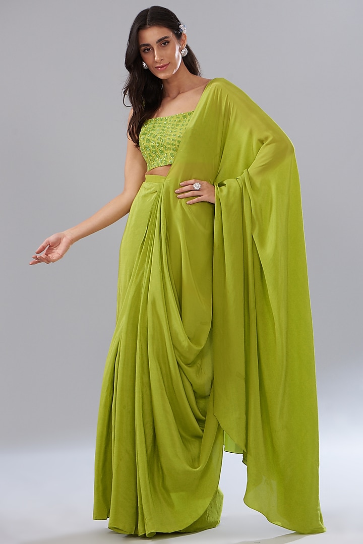 Green Crepe Cowl Draped Reception Saree Set by Mishru at Pernia's Pop Up Shop