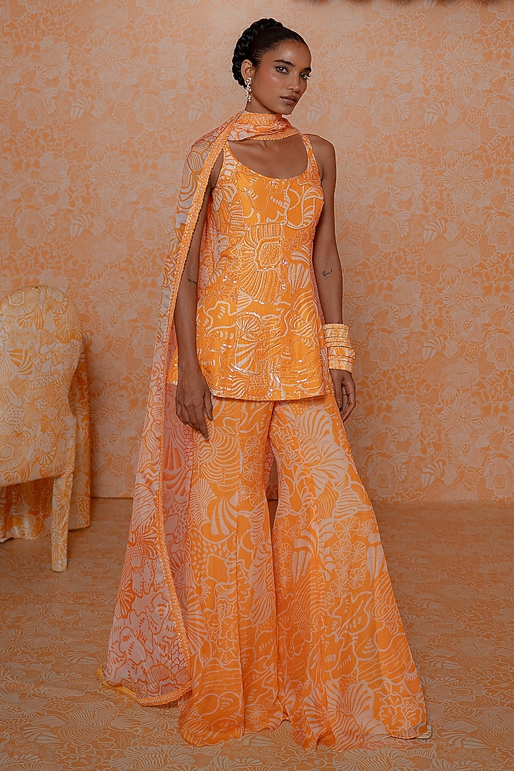 Tangerine Habutai Silk Embellished Kurta Set by Mishru at Pernia's Pop Up Shop