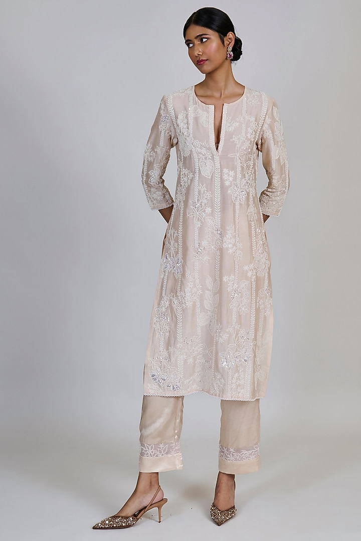 Ivory-Champagne Chanderi Floral Embroidered Kurta Set by Mishru at Pernia's Pop Up Shop