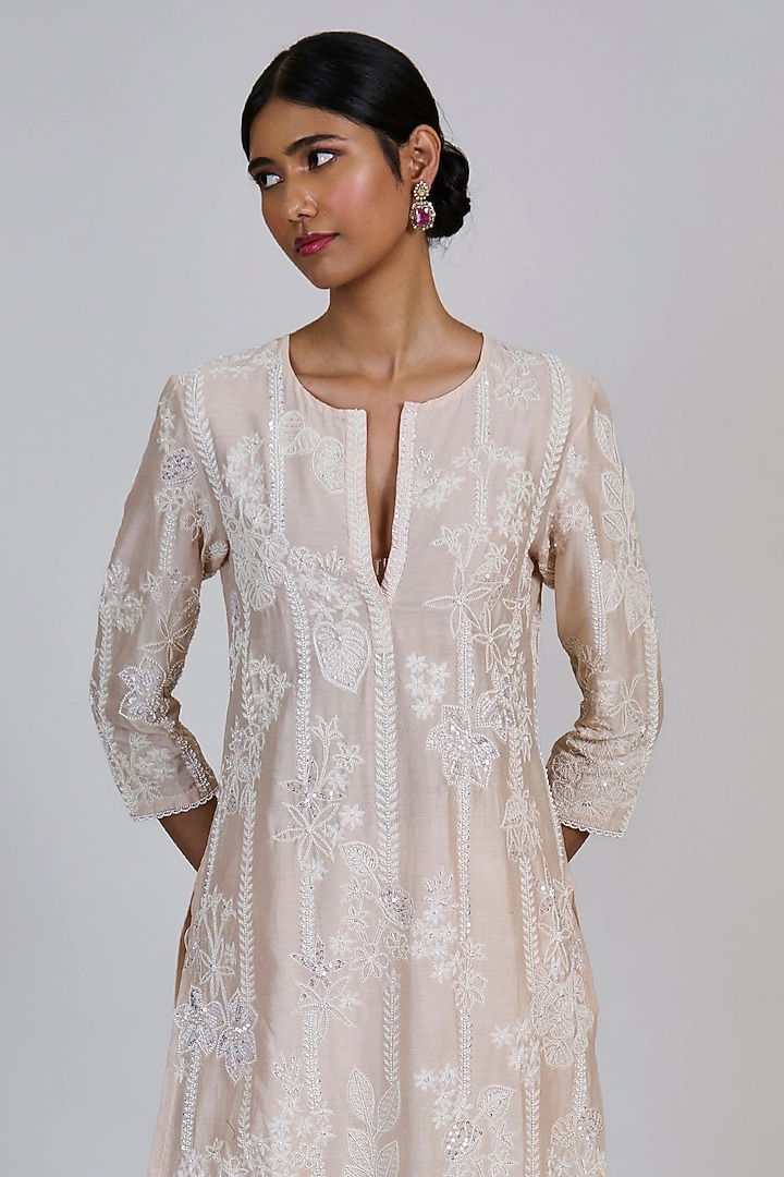 Ivory-Champagne Chanderi Floral Embroidered Kurta Set by Mishru at Pernia's Pop Up Shop