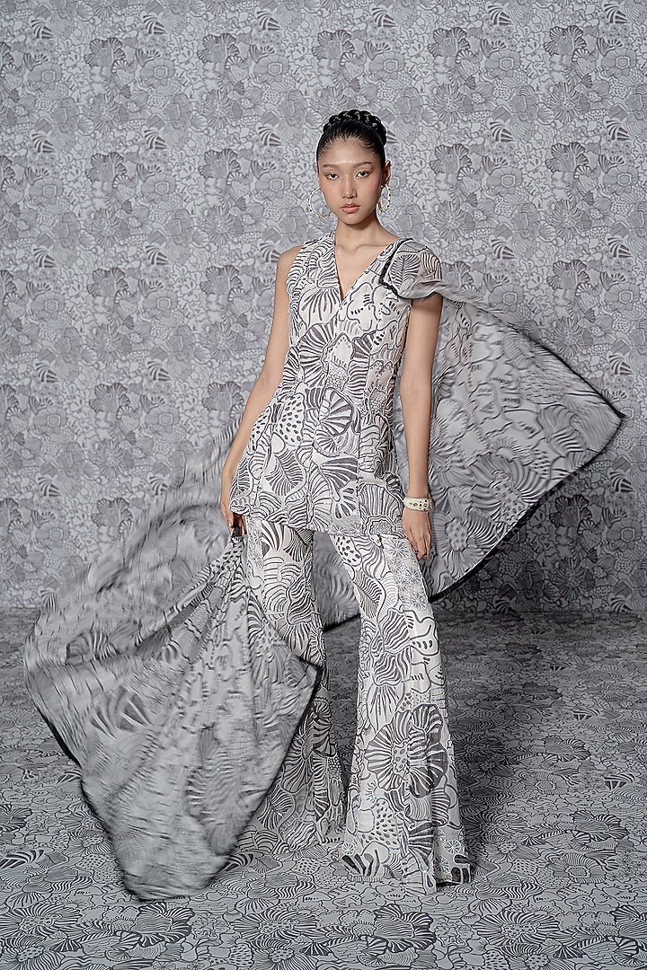 White Organza Embellished Kurta Set by Mishru at Pernia's Pop Up Shop