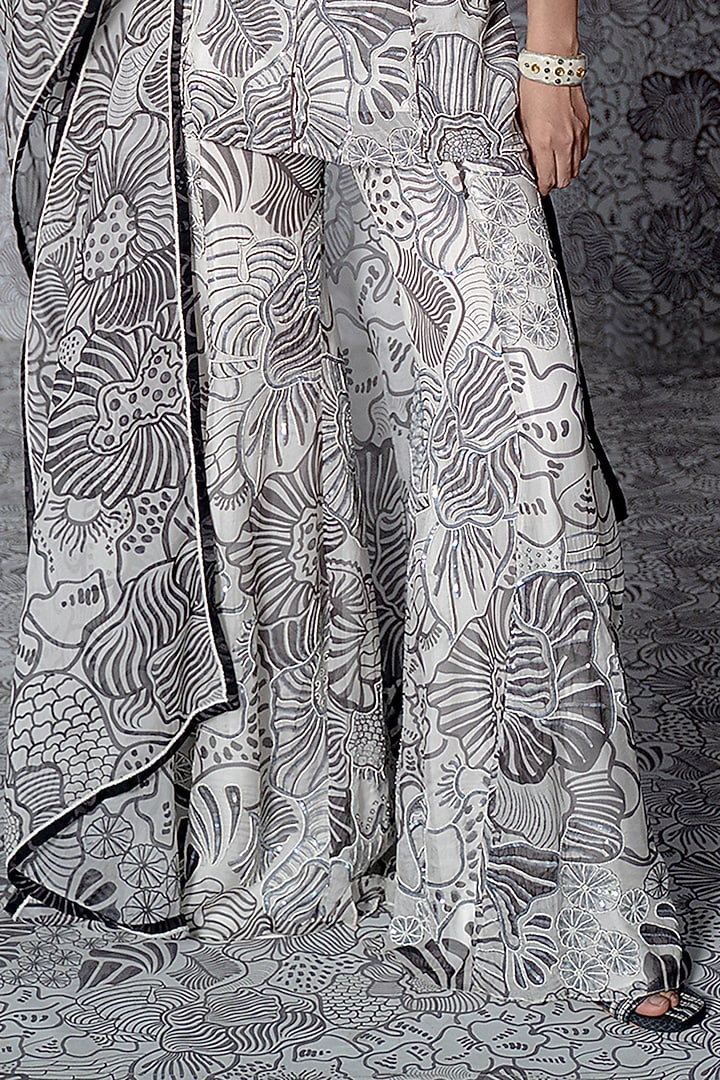 White Organza Embellished Kurta Set by Mishru at Pernia's Pop Up Shop