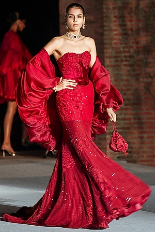 Red Tulle & Organza Lehenga Set by Mishru