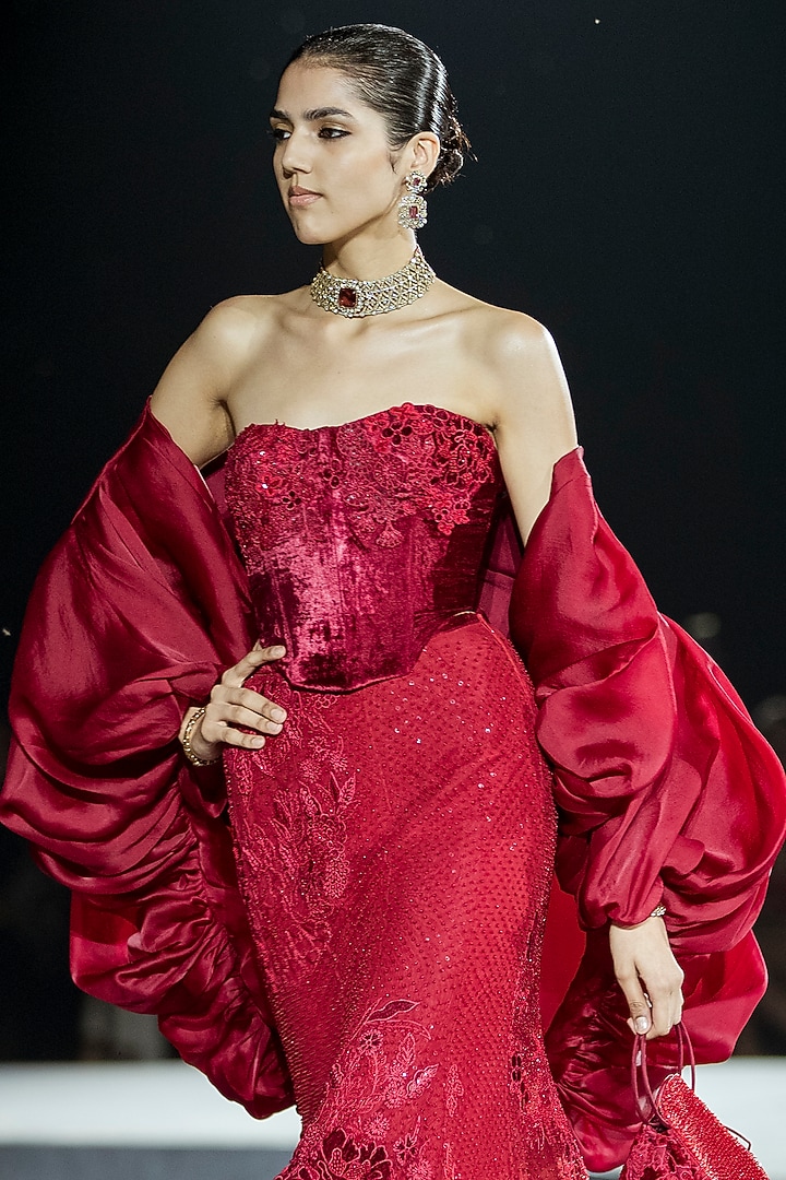 Red Tulle & Organza Bridal Lehenga Set by Mishru at Pernia's Pop Up Shop