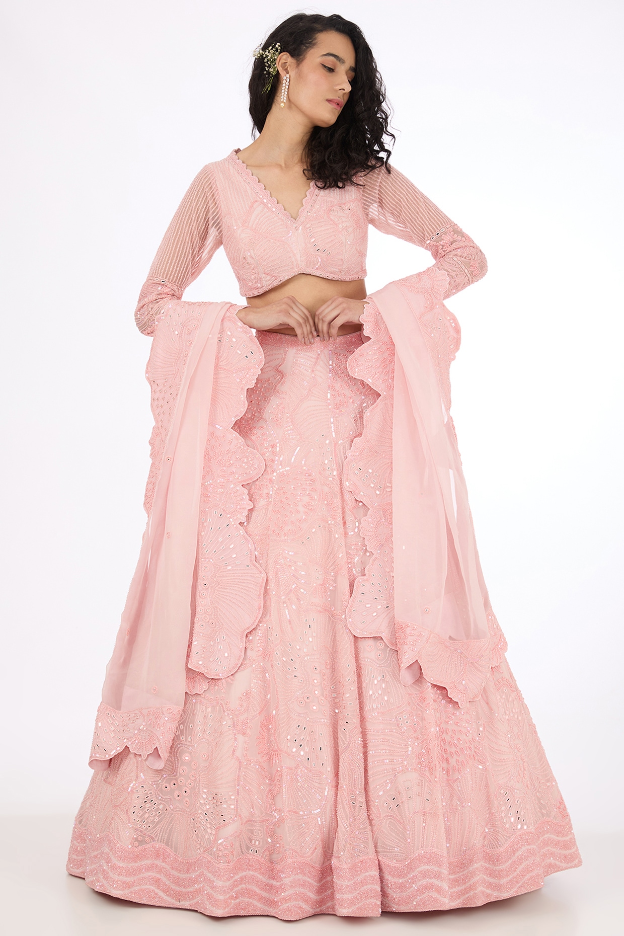 25+ Jaal Dupatta Designs for Punjabi Brides | Bride, Punjabi bride, Bridal  outfits