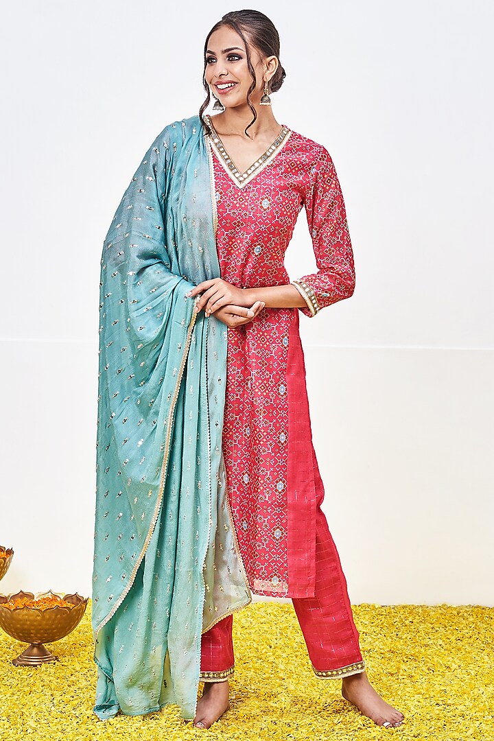 Fuchsia Pink Chanderi Silk Printed Kurta Set by Miar Designs-By Siddhi Shah