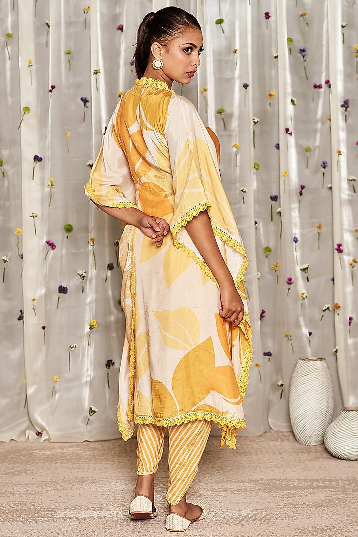 Yellow Pure Muslin Cotton Floral Printed Kaftan Set by Miar Designs-By Siddhi Shah at Pernia's Pop Up Shop