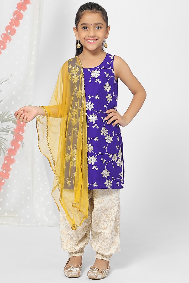 Ultramarine Blue Embroidered Kurta Set For Girls by Mini Chic at Pernia's Pop Up Shop