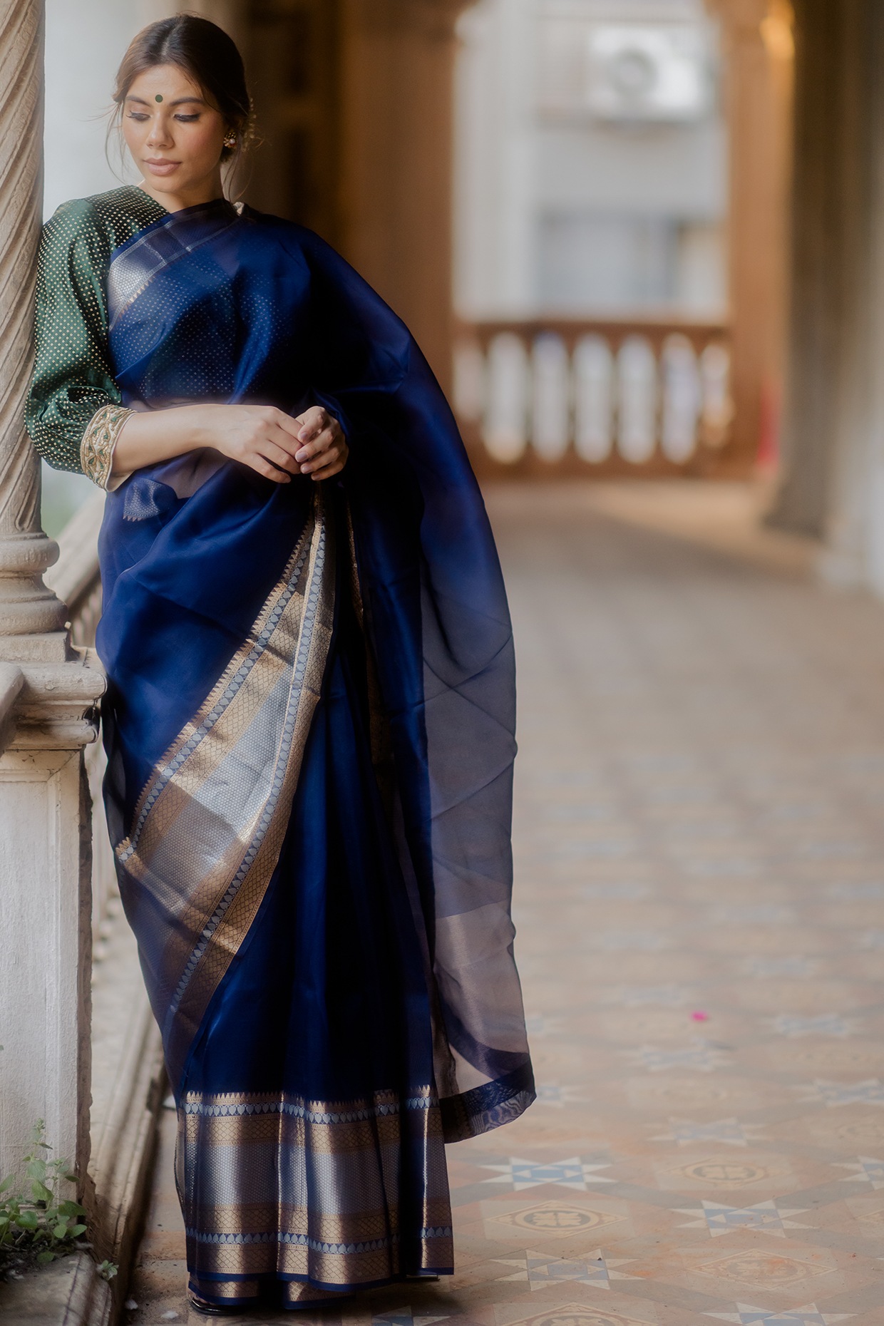 Starring Premium Organza Silk Saree With Zari, Diamond, & Embroidery W –  Cygnus Fashion