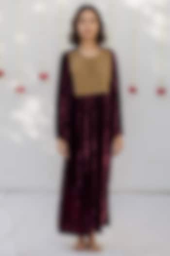 Burgundy Embroidered Kaftan Dress by Mimamsaa at Pernia's Pop Up Shop