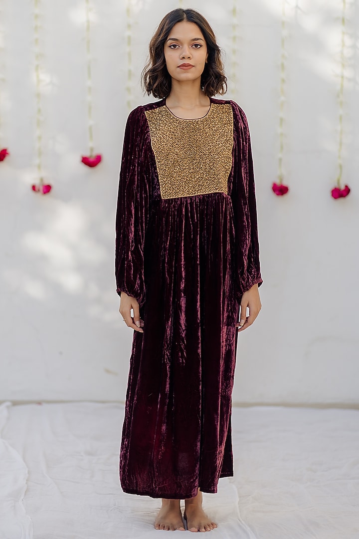 Burgundy Embroidered Kaftan Dress by Mimamsaa at Pernia's Pop Up Shop