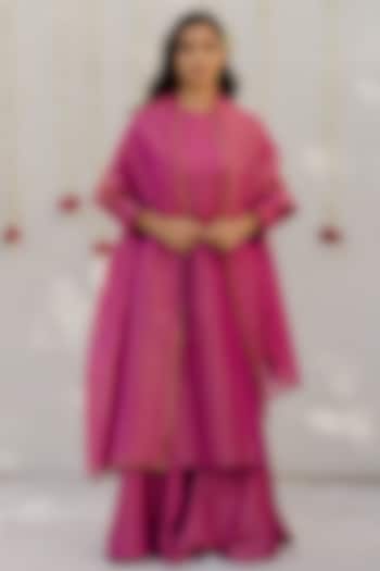 Magenta Woven Kurta Set In Silk Brocade by Mimamsaa at Pernia's Pop Up Shop