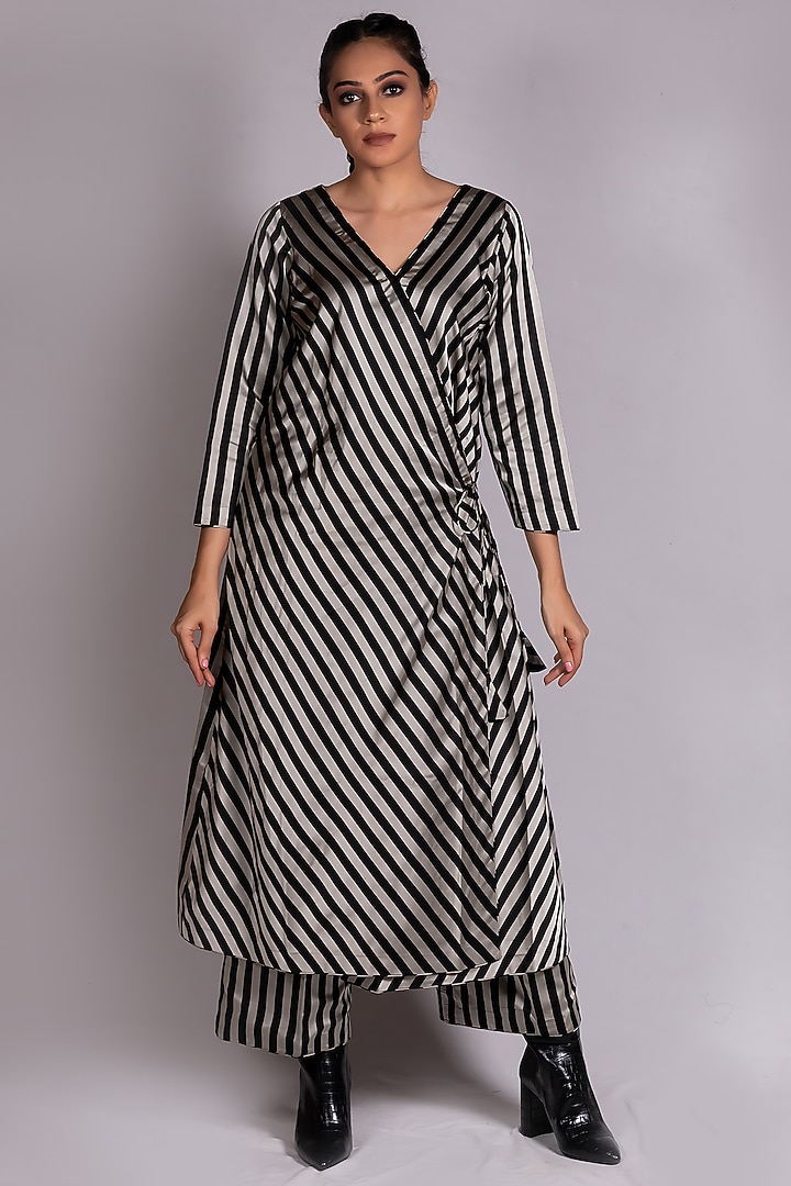 Black & Silver Handwoven Angrakha Kurta Set by Mimamsaa at Pernia's Pop Up Shop