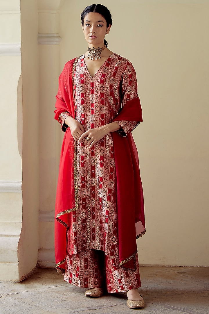 Red Silk Brocade Handwoven Kurta Set by Mimamsaa at Pernia's Pop Up Shop