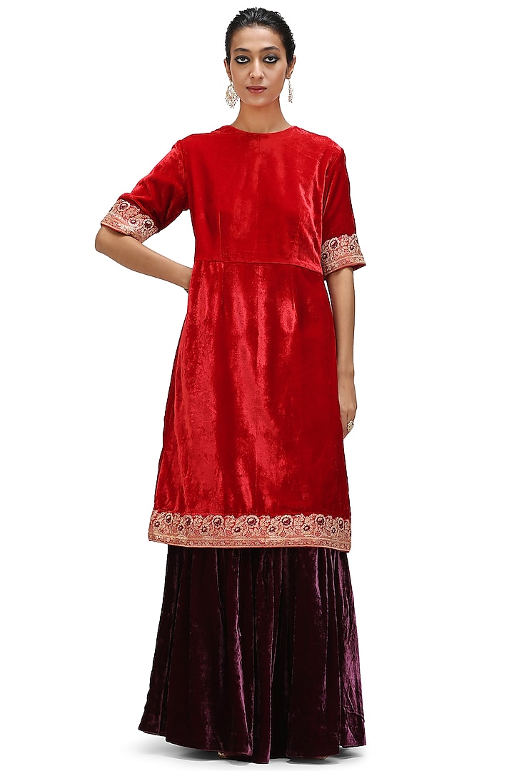 Red & Garnet Green Velvet Applique Embroidered Kurta Set by Mimamsaa at Pernia's Pop Up Shop