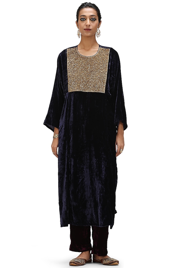 Ink Blue Velvet Woven Embroidered Kurta Set by Mimamsaa at Pernia's Pop Up Shop