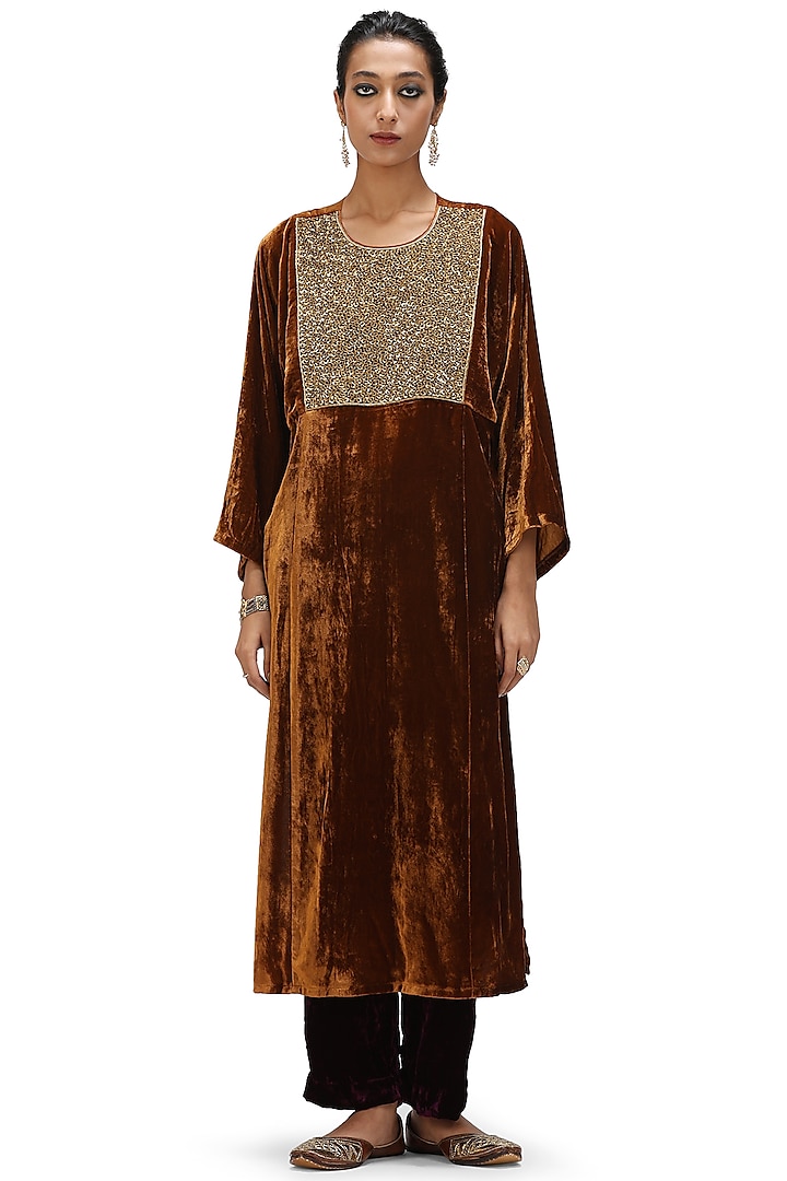 Mustard Velvet Woven Embroidered Kurta Set by Mimamsaa at Pernia's Pop Up Shop